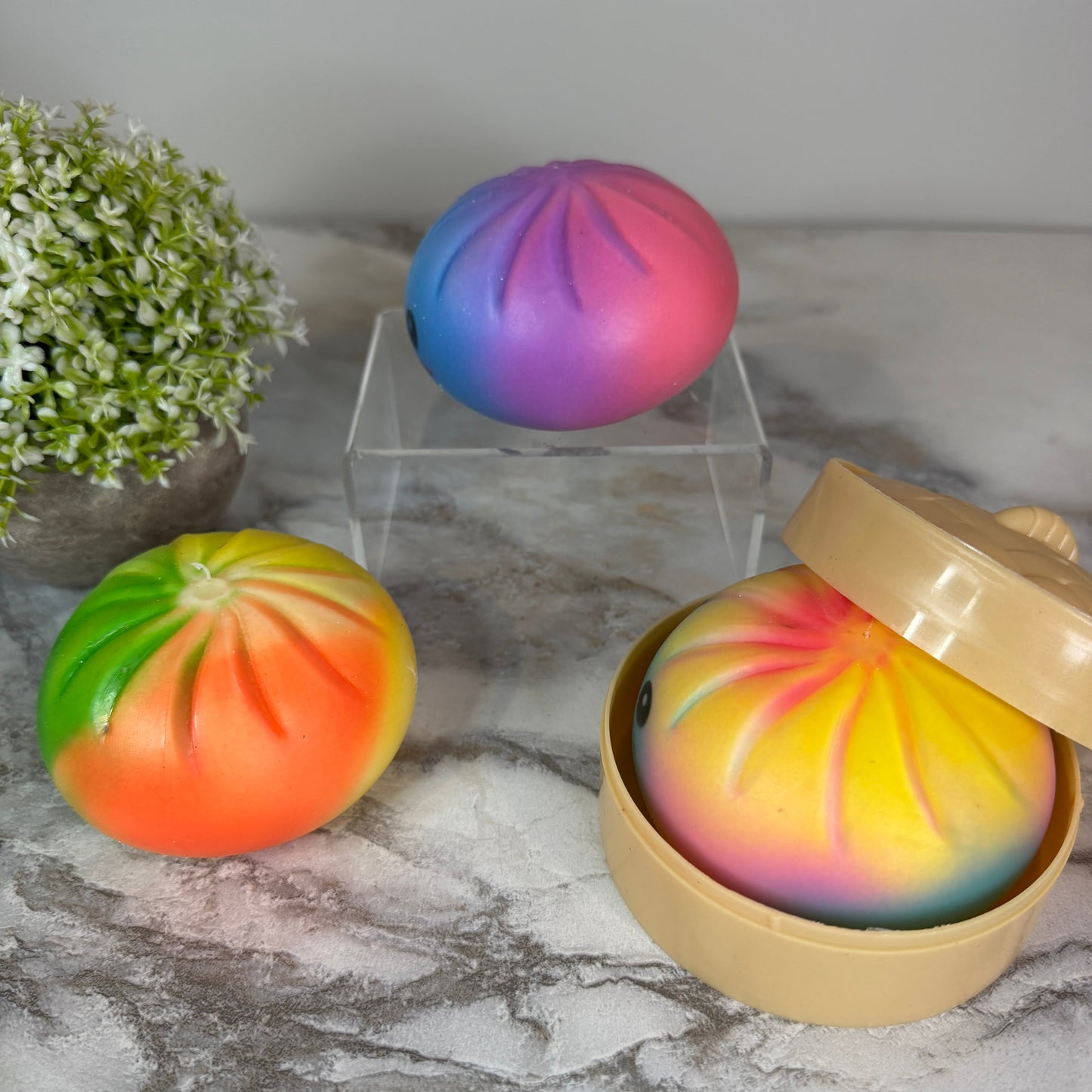 Squishy Toy - Viral Dumpling, Ombré-on hand