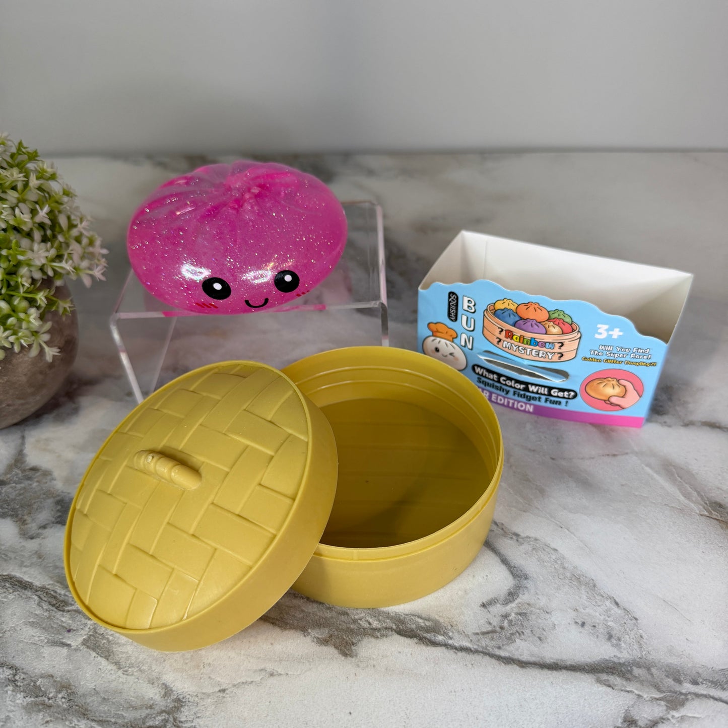Squishy Toy - Viral Dumpling, Slow Rise Glitter - Hot Pink-on hand