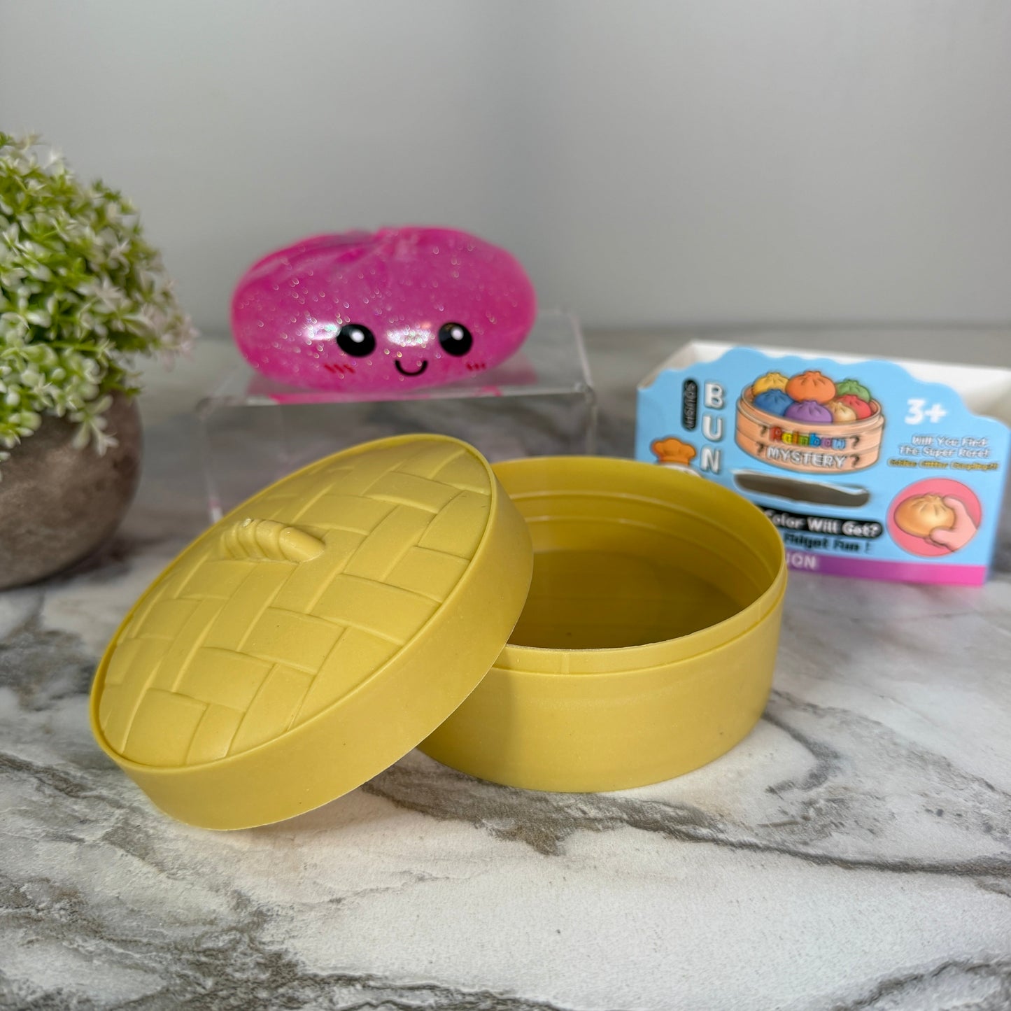 Squishy Toy - Viral Dumpling, Slow Rise Glitter - Hot Pink-on hand