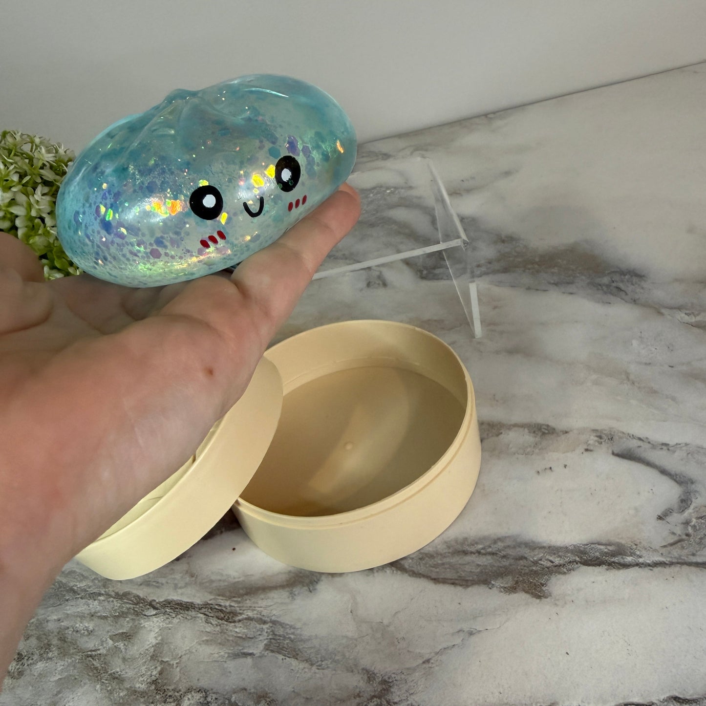 Squishy Toy - Viral Dumpling, Slow Rise Glitter - Light Blue-on hand